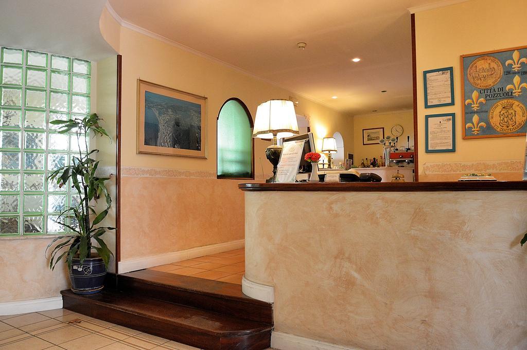 Albergo Delle Rose ปอซซุออลี ภายนอก รูปภาพ