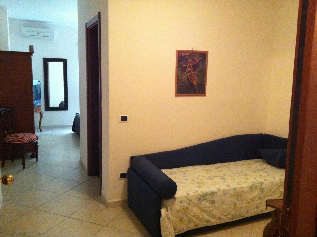 Albergo Delle Rose ปอซซุออลี ห้อง รูปภาพ